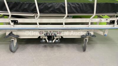 Huntleigh Lifeguard Patient Trolley with Mattress (Hydraulics Tested Working) *S/N 157004* - 2