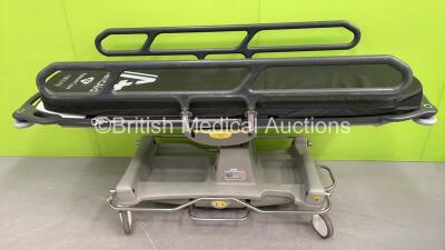 Anetic Aid QA3 Hydraulic Patient Examination Couch with Mattress (Hydraulics Tested Working) *S/N 200091339*