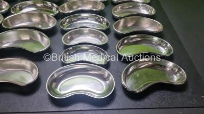 Job Lot of Kidney Dishes - 4