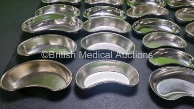 Job Lot of Kidney Dishes - 5