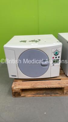 Eschmann Little Sister 225B Vacuum Autoclave (Powers Up)