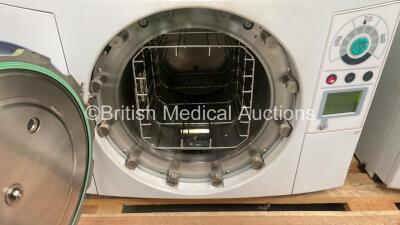 Eschmann Little Sister 225B Vacuum Autoclave (Powers Up) - 3