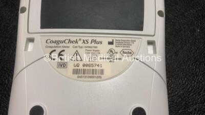 Roche Coaguchek XS Plus Coagulation Meter with Base Unit and Power Supply (Powers Up) *SN 0065741* - 5