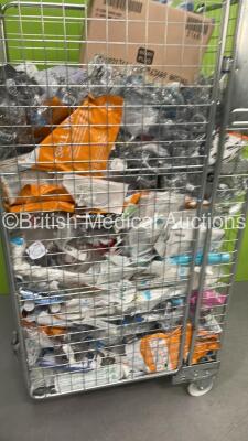 Large Quantity of Consumables Including Spill Wipes, i-gel Airways and Economy Anaesthetic Face Masks Neonate (Cage Not Included) - 2