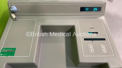 GE AMX 4 Plus - IEC Mobile X-Ray Unit Model No 2275938 (Powers Up with Key - Key Included) *S/N 996322WK4* **Mfd Jan 2005**G - 2