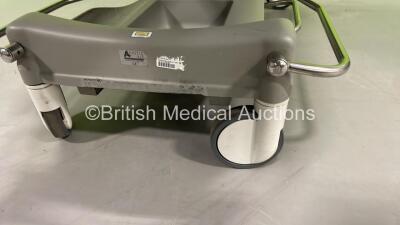 Anetic Aid QA3 Hydraulic Patient Trolley with Mattress (Hydraulics Tested Working, Some Damaged / Scuffed Casing - See Photo) - 4