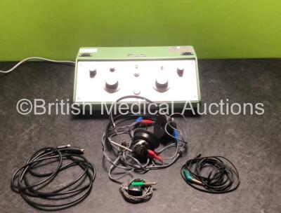 Kamplex AD12 Diagnostic Audiometer with Headphones and Cables (Powers Up)