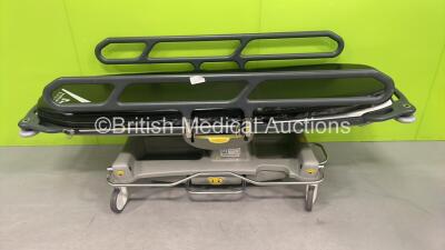 Anetic Aid QA3 Hydraulic Patient Examination Couch with Mattress (Hydraulics Tested Working)