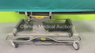 Anetic Aid QA3 Hydraulic Patient Trolley with Mattress (Hydraulics Tested Working) - 4