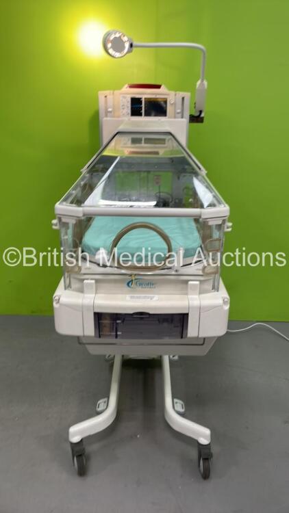 GE Ohmeda Medical Giraffe OmniBed Infant Incubator with Light (Powers