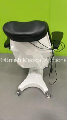 Cosmoderm Reichert Electric Therapy Chair with Controller (Powers Up) *S/N 1124* - 4