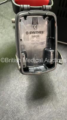 Job Lot Including 1 x Synthes Battery Oscillator II Handpiece, 1 x Synthes Universal Battery Charger II with 4 x Synthes 530.630 Batteries (Powers Up) *SN 011113* - 6