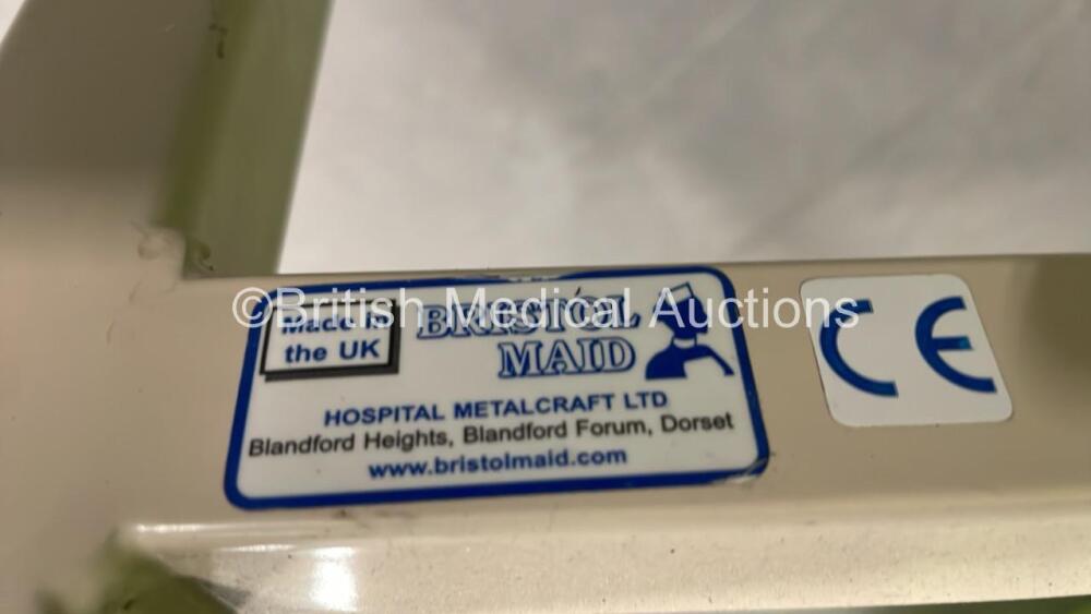 Huntleigh Static Patient Couch March 2023 Mixed Medical Part 2 British Medical Auctions