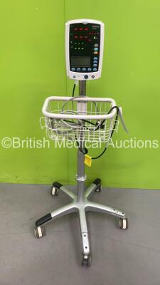 Mindray VS-800 Vital Signs Monitor on Stand with BP Hose (Powers Up)