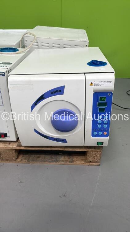 MDS Medical YS-12L Pressure Steam Sterilizer (Powers Up)