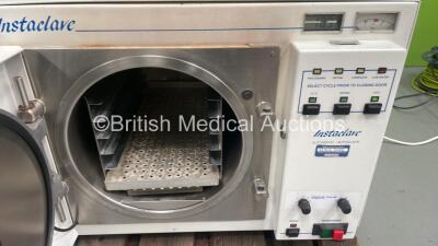 Burtons Vetclave 2545-V Instaclave Automatic Autoclave (Powers Up) - 3