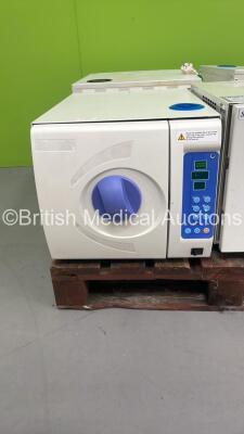 MDS Medical YS-3PV-12L-W Pressure Steam Sterilizer (Powers Up)