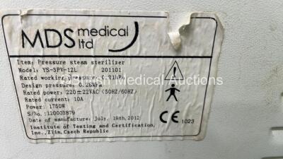 MDS Medical YS-3PV-12L Steam Sterilizer (Powers Up with Blank Display) - 4