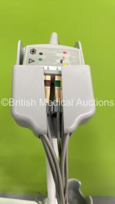 GE MAC 2000 ECG Machine *Mfd 2019* on Stand with ECG Lead (Powers Up) *STD19380166PA* - 2