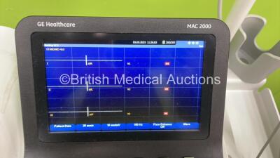 GE MAC 2000 ECG Machine *Mfd 2019* on Stand with ECG Lead (Powers Up) *STD19380166PA* - 3