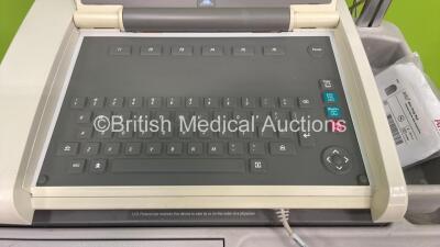 GE MAC 5500 ECG Machine on Stand with ECG Lead (Powers Up) *SCD08051507PA* - 2