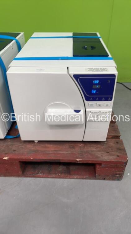 DRE SureVac 22L Vacuum Autoclave (Powers Up) *Mfd 2017*