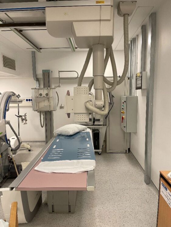 Philips Optimus 50 Bucky System *Mfd - 1998* Including Patient Table, Wall Stand, X-ray Overhead Bucky and Tube, Generator, Operator Console and Ceiling Rails. Not Powered Up, Sold as Untested, System has been Professionally De-Installed. (Stock Photo Use