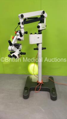 Leica Wild M650 Surgical Microscope with Binoculars, 2 x 10x/21 Eyepieces and f=250mm Lens on Stand (Powers Up) *105933*