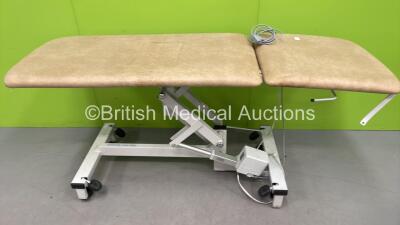 Plinth 2000 Electric Patient Examination Couch with Controller (Powers Up)