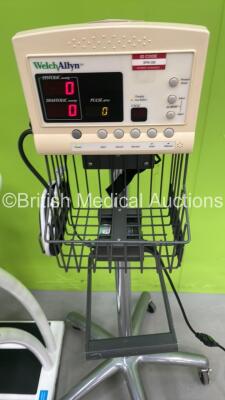 1 x Welch Allyn 52000 Series Monitor on Stand (Powers Up) and 1 x Marsden Baby Weighing Scale *19991853 / 21306131* - 2