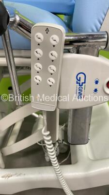 Givas Electric Patient Chair with Controller and Spare Arm Cushions (Powers Up with Minor Rear Base Damage - See Photo) - 3