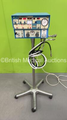 SLE 2000 Infant Ventilator - Running Hours 2289 on Stand with Hose (Powers Up)