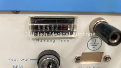 SLE 2000 Infant Ventilator - Running Hours 8487 on Stand with Hose (Powers Up) - 5