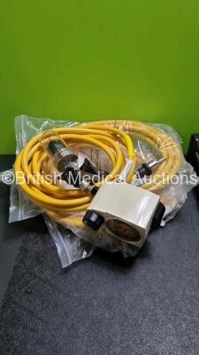 Mixed Lot Including 2 x Ohmeda Vacuum Regulators with 4 x Hoses, 1 x Micromed TOR-500 Transformer, 3 x BP Cuffs and 8 x Laryngoscope Handles - 2