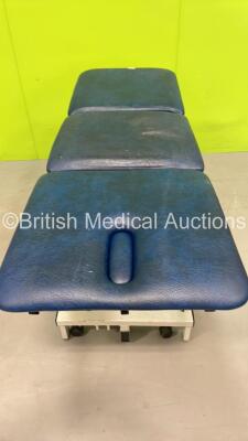 Plinth Co Electric Patient Examination Couch - No Controller *S/N NA* - 2