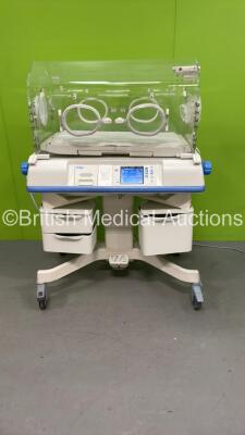 Drager Air-Shields Isolette C2000 Infant Incubator Version 3.00 (Powers Up)