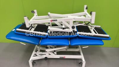 2 x Medi Plinth Hydraulic Patient Examination Couches (Hydraulics Tested Working) *S/N 583703*