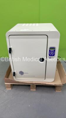 Molecular Dimensions MD5-603 Bench Top Incubator (Powers Up with Stock Power Supply-Power Supply Not Included)