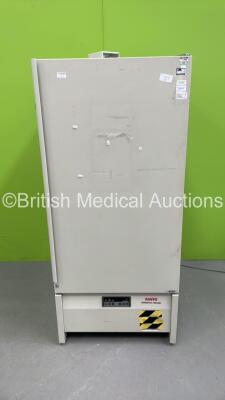 Sanyo MDF-U443 BioMedical Freezer (Powers Up) *RI*