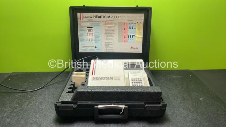 Laerdal 2000 Heartsim ECG Rhythm Simulator with 2 x Batteries, 1 x Keyboard in Carry Case (Powers Up)