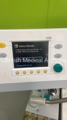 Datex-Ohmeda Aestiva/5 Anaesthesia Machine with Datex-Ohmeda 7100 Ventilator Software Version 1.4 with Bellows, Absorber and Hoses (Powers Up) *S/N AMVQ00278* - 4