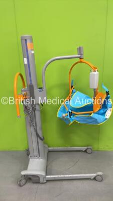 Arjo Tempo Patient Hoist with 1 x Battery, 1 x Controller, and 1 x Sling (Powers Up)