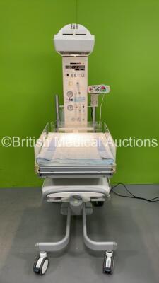 Drager Infant Resuscitaire with Mattress and Masimo Oximeter(Powers Up with Error 05) *S/N FR01347*