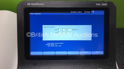 GE Healthcare Mac 2000 ECG Machine *Mfd 2014* (Powers Up) *SN SJQ14341383PA* - 2