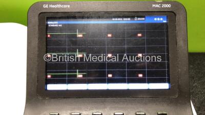 GE Healthcare Mac 2000 ECG Machine *Mfd 2014* (Powers Up with Damage to Casing - See Photos) *SN SJQ14341382PA* - 4