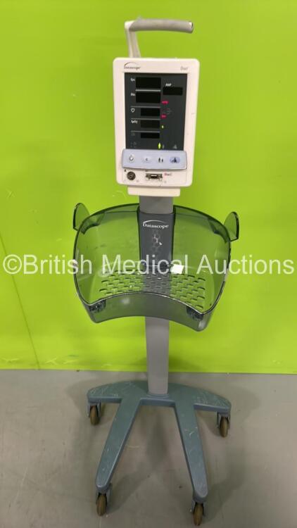Datascope Duo Patient Monitor on Stand (Powers Up) *MD09610-A0*