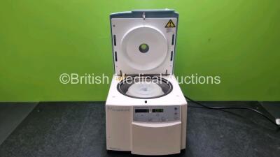 Thermo IEC Micromax Centrifuge (Powers Up and Spins)