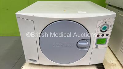 Eschmann SES225B Vacuum Autoclave (Powers Up)