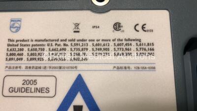 Job Lot Including 1 x Laerdal Heartstart FR2 Defibrillator and 1 x Philips Heartstart FR2+ Defibrillator in 2 x Carry Cases (Both Power Up with Stock Battery, Battery Not Included, 1 x Case Zip Broken) *SN 1002073351 / 1007257583* - 5