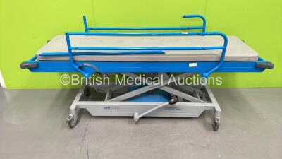 Mindray Premise MR5501 Hydraulic Patient Trolley with Mattress (Hydraulics Tested Working - Damaged Side Rail - See Pictures)